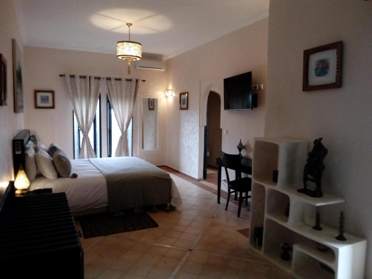 Le Petit Chateau Des Anges Ouled Bouzid Esterno foto