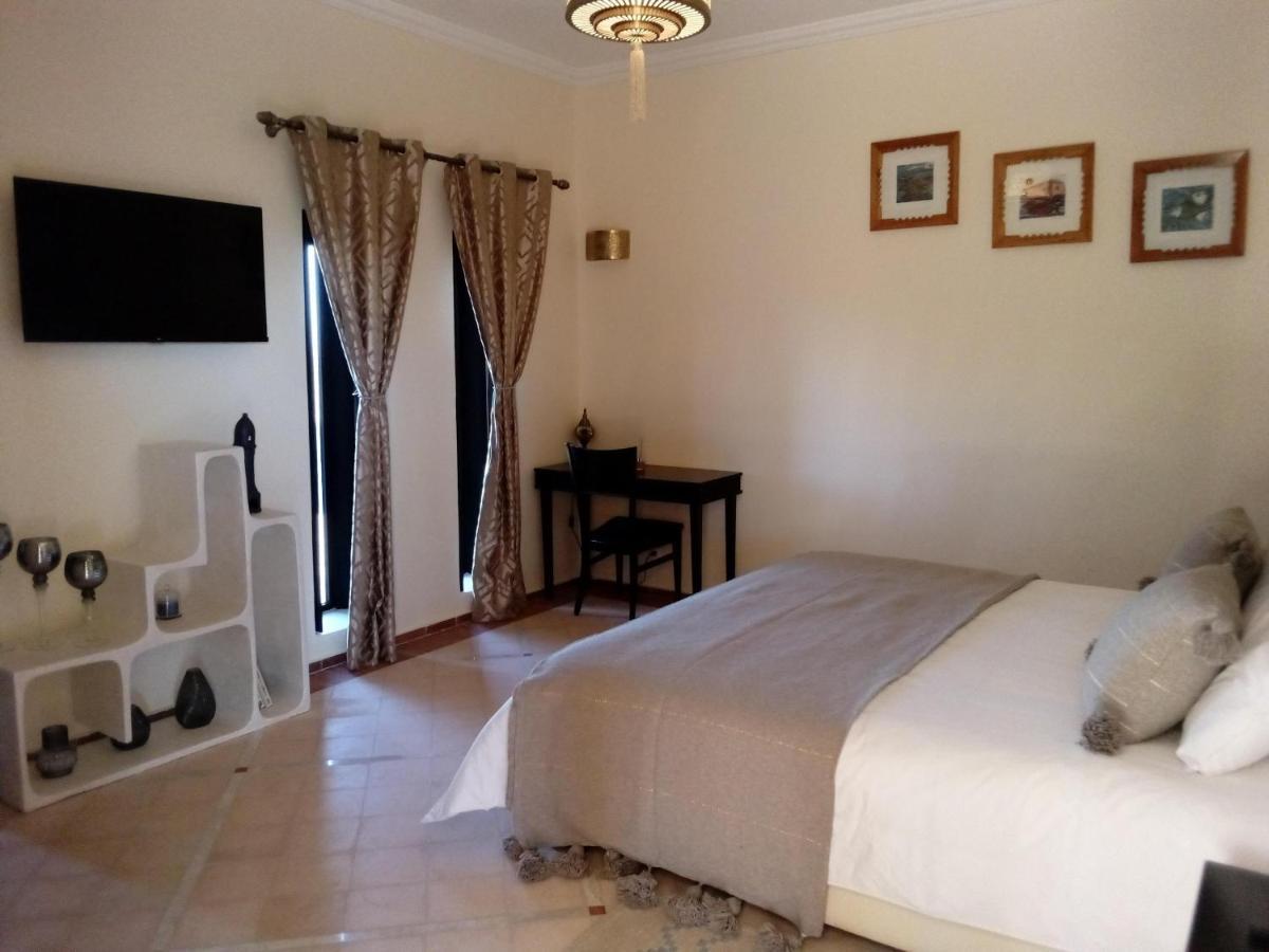 Le Petit Chateau Des Anges Ouled Bouzid Esterno foto